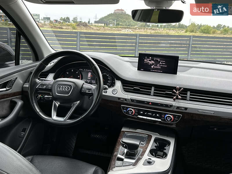 Внедорожник / Кроссовер Audi Q7 2015 в Мукачево