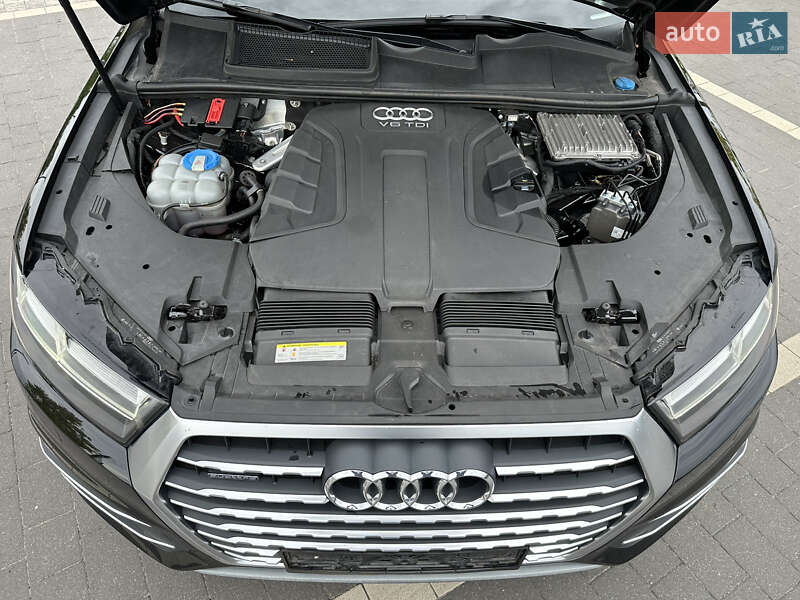Внедорожник / Кроссовер Audi Q7 2015 в Мукачево