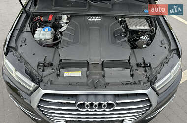 Внедорожник / Кроссовер Audi Q7 2015 в 