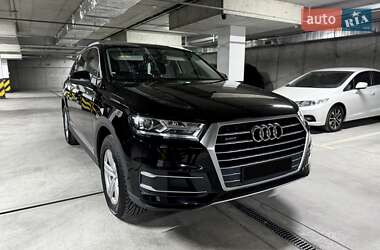 Позашляховик / Кросовер Audi Q7 2016 в 