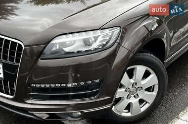 Внедорожник / Кроссовер Audi Q7 2015 в 