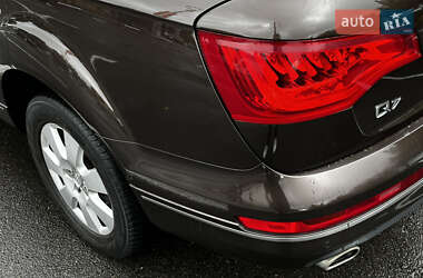 Внедорожник / Кроссовер Audi Q7 2015 в 