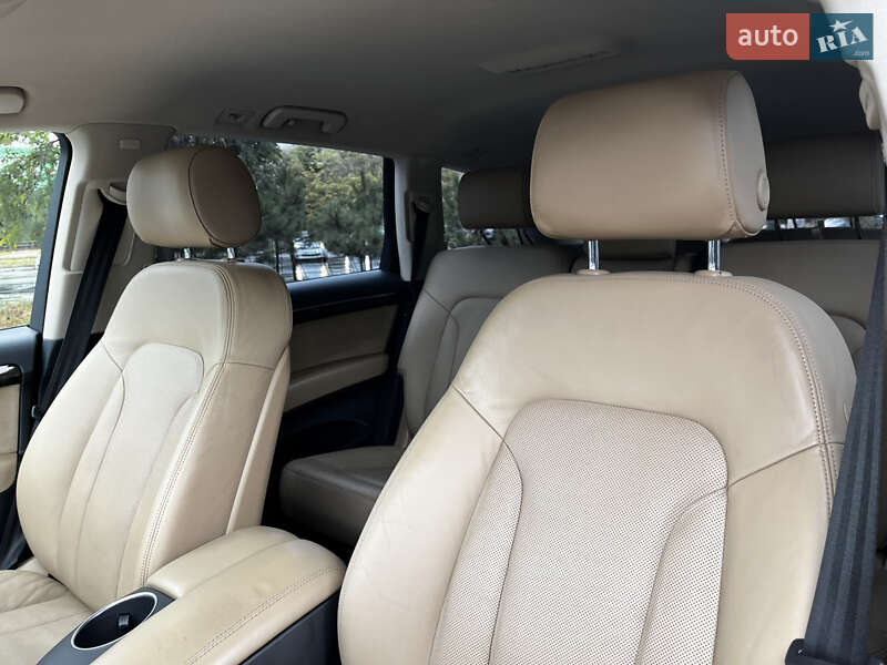 Позашляховик / Кросовер Audi Q7 2015 в Одесі