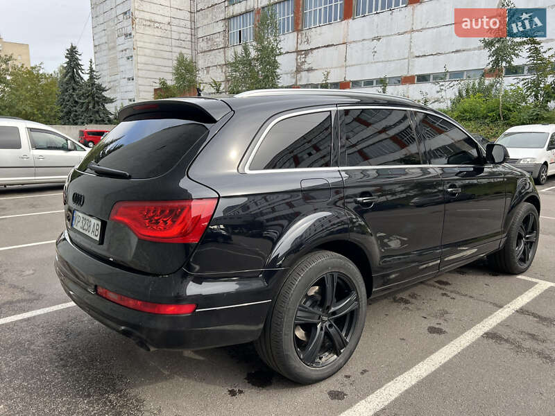 Позашляховик / Кросовер Audi Q7 2011 в Рівному