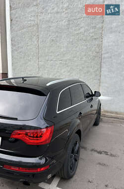Внедорожник / Кроссовер Audi Q7 2011 в 