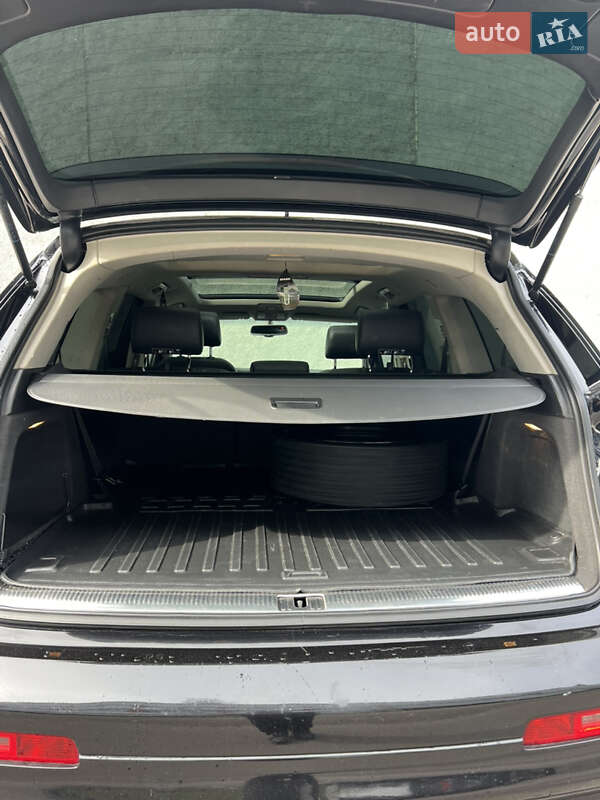 Позашляховик / Кросовер Audi Q7 2011 в Рівному