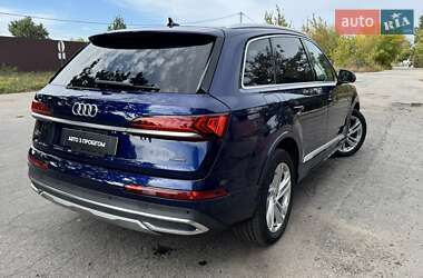 Позашляховик / Кросовер Audi Q7 2020 в 