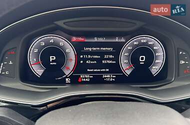 Позашляховик / Кросовер Audi Q7 2020 в 