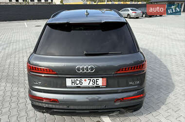 Позашляховик / Кросовер Audi Q7 2021 в 