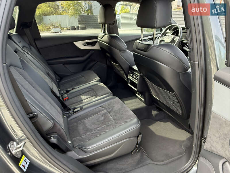 Позашляховик / Кросовер Audi Q7 2021 в Ковелі