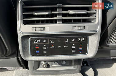 Позашляховик / Кросовер Audi Q7 2021 в 