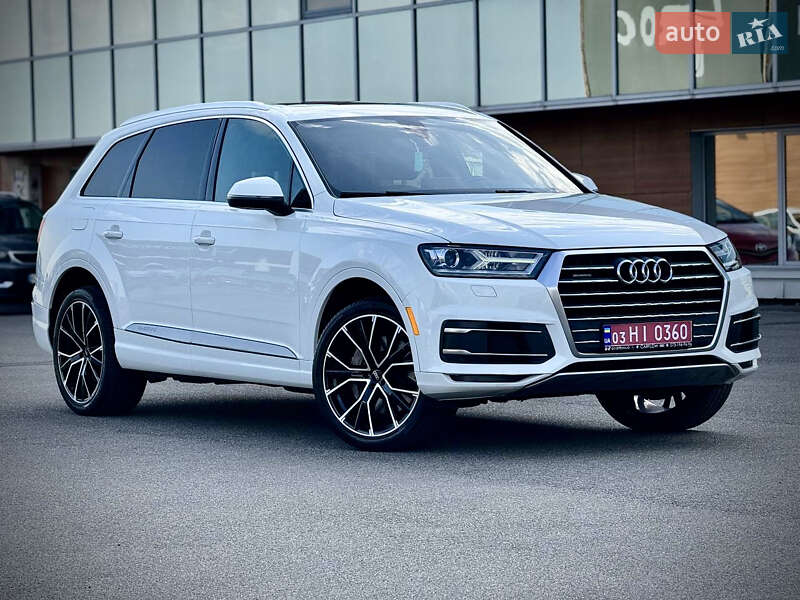 Внедорожник / Кроссовер Audi Q7 2017 в 