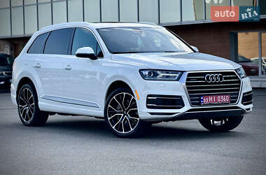 Внедорожник / Кроссовер Audi Q7 2017 в 