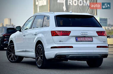 Внедорожник / Кроссовер Audi Q7 2017 в 