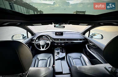 Внедорожник / Кроссовер Audi Q7 2017 в 