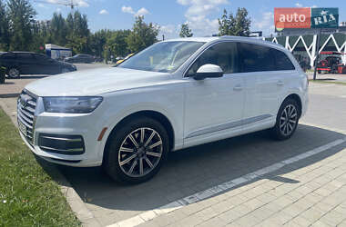 Позашляховик / Кросовер Audi Q7 2017 в 
