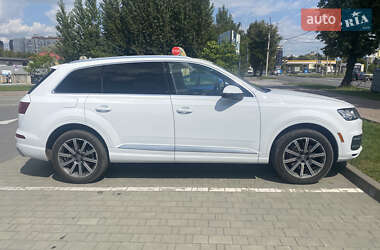 Позашляховик / Кросовер Audi Q7 2017 в 