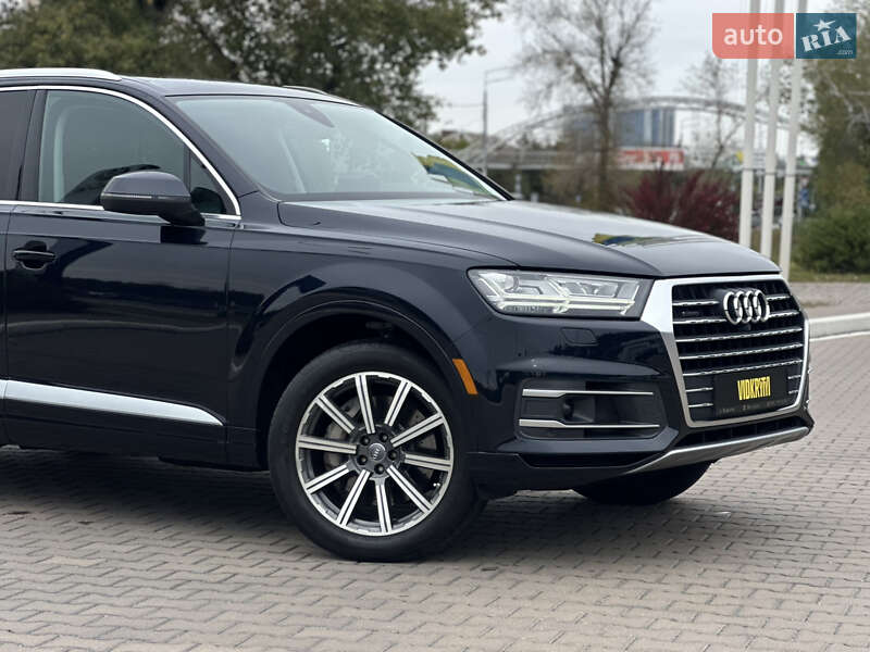 Позашляховик / Кросовер Audi Q7 2016 в Києві