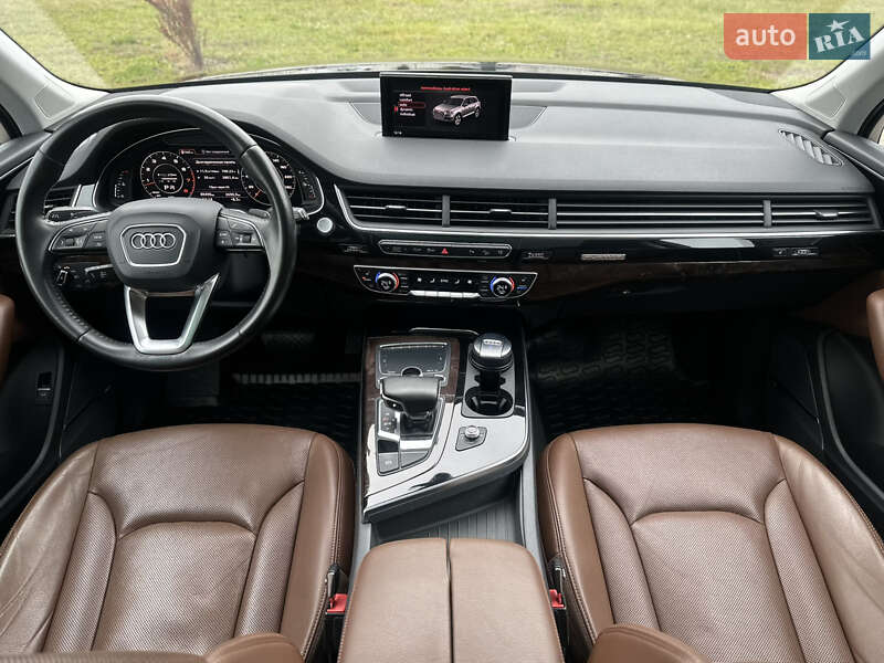 Позашляховик / Кросовер Audi Q7 2016 в Києві