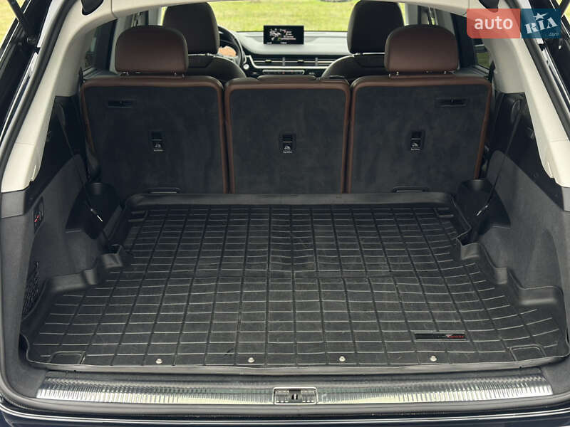 Позашляховик / Кросовер Audi Q7 2016 в Києві