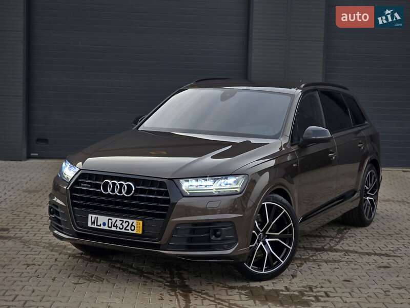 Позашляховик / Кросовер Audi Q7 2016 в Рівному