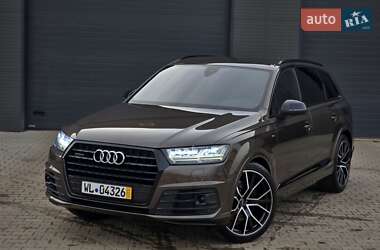 Внедорожник / Кроссовер Audi Q7 2016 в 