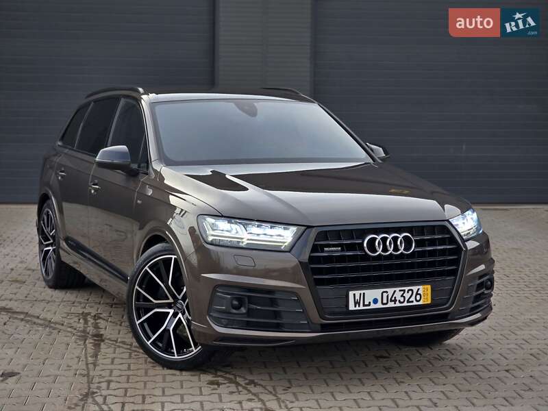Позашляховик / Кросовер Audi Q7 2016 в Рівному