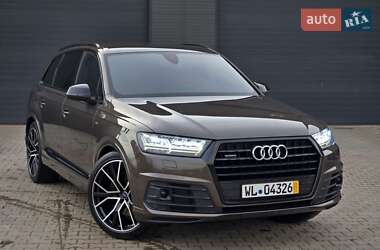 Внедорожник / Кроссовер Audi Q7 2016 в 