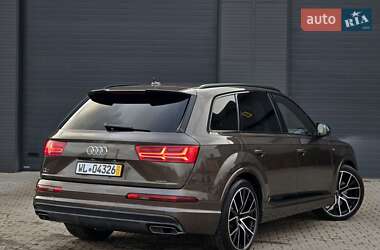 Внедорожник / Кроссовер Audi Q7 2016 в 