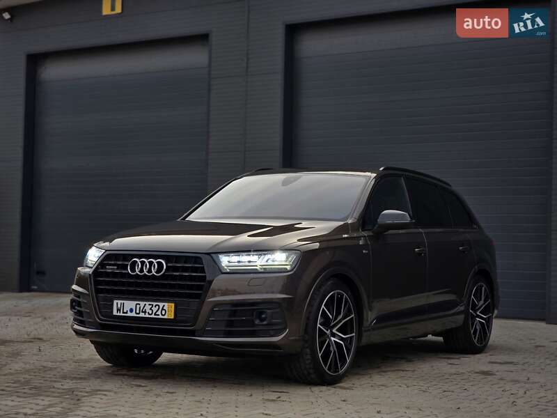 Позашляховик / Кросовер Audi Q7 2016 в Рівному