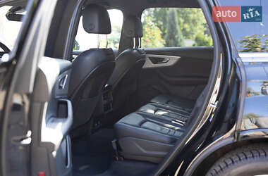Позашляховик / Кросовер Audi Q7 2022 в 