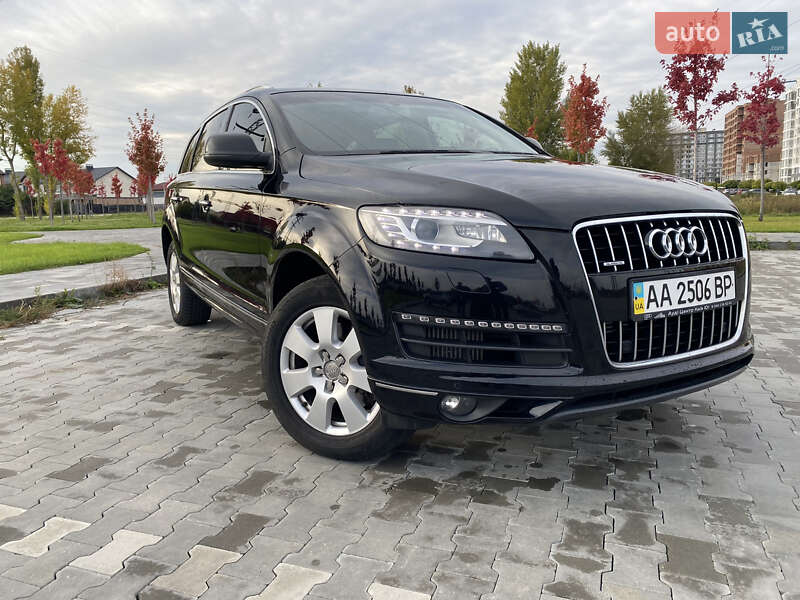 Внедорожник / Кроссовер Audi Q7 2013 в 
