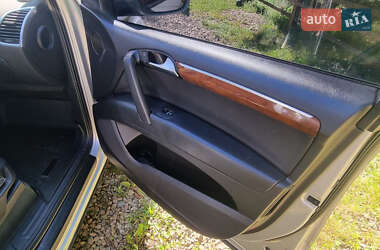 Позашляховик / Кросовер Audi Q7 2012 в 
