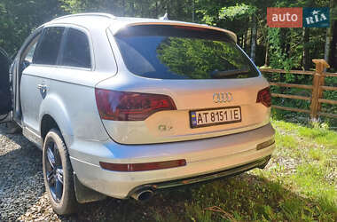 Позашляховик / Кросовер Audi Q7 2012 в 