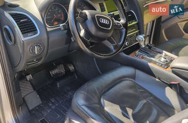 Позашляховик / Кросовер Audi Q7 2012 в 