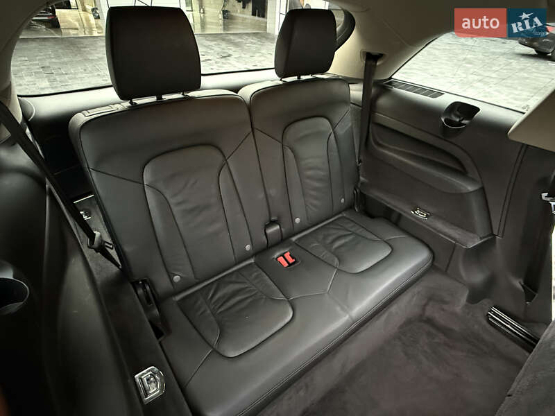 Внедорожник / Кроссовер Audi Q7 2012 в Ровно