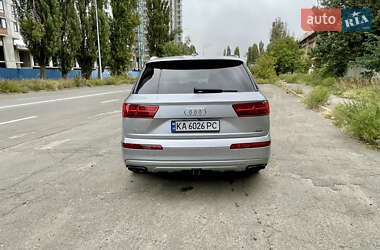 Позашляховик / Кросовер Audi Q7 2016 в 