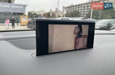 Позашляховик / Кросовер Audi Q7 2018 в 