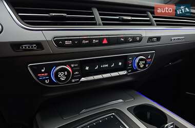 Внедорожник / Кроссовер Audi Q7 2016 в 
