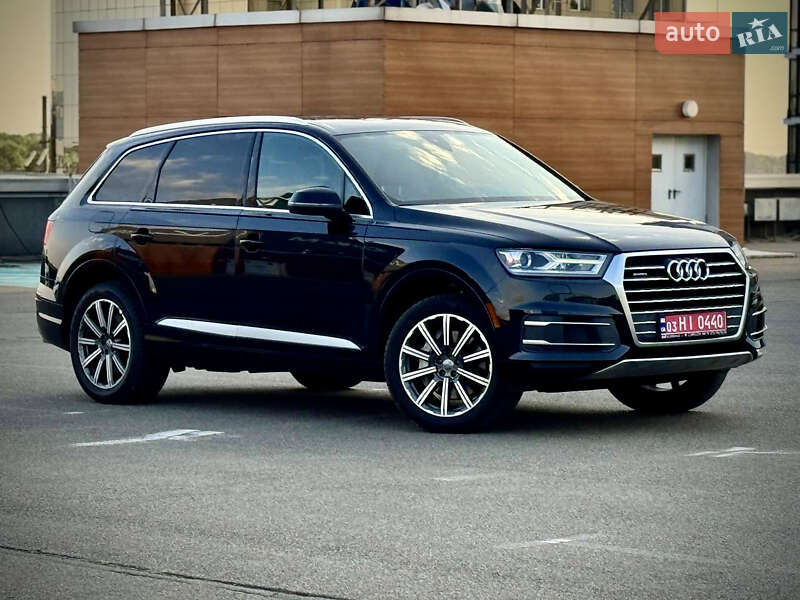 Внедорожник / Кроссовер Audi Q7 2018 в 