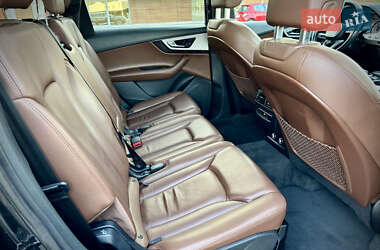 Внедорожник / Кроссовер Audi Q7 2018 в 