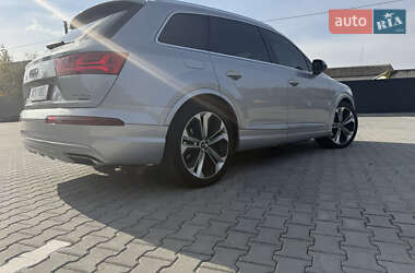 Внедорожник / Кроссовер Audi Q7 2018 в 