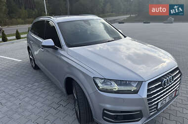Внедорожник / Кроссовер Audi Q7 2018 в 