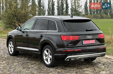 Позашляховик / Кросовер Audi Q7 2017 в 