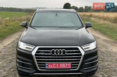 Позашляховик / Кросовер Audi Q7 2017 в 