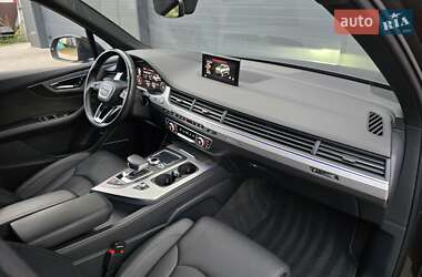 Внедорожник / Кроссовер Audi Q7 2016 в 