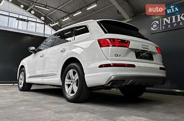 Внедорожник / Кроссовер Audi Q7 2018 в 
