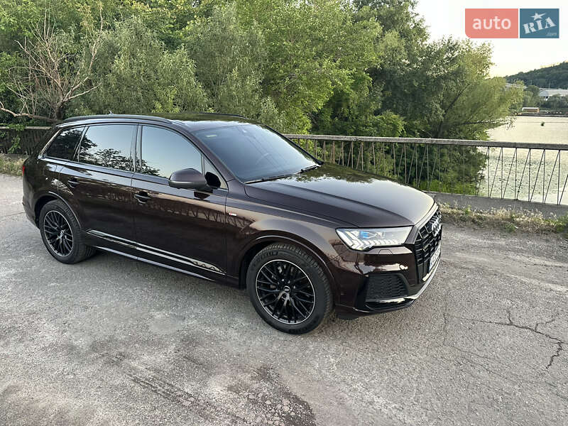 Позашляховик / Кросовер Audi Q7 2020 в Львові