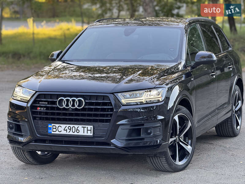 Внедорожник / Кроссовер Audi Q7 2018 в 