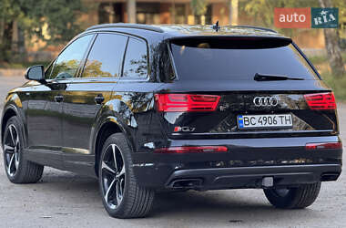 Внедорожник / Кроссовер Audi Q7 2018 в 
